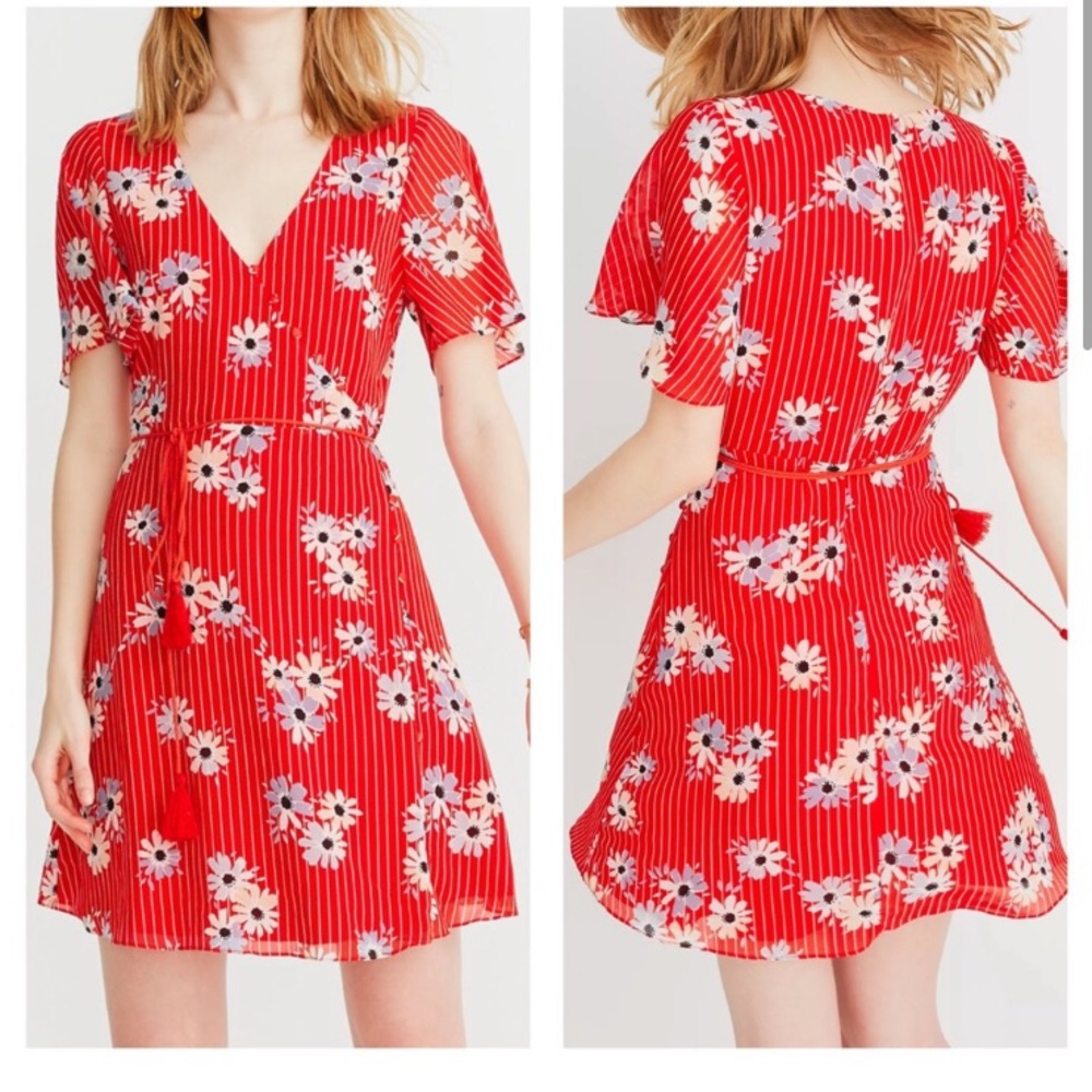 Madewell red button wrap dress in daisy society
